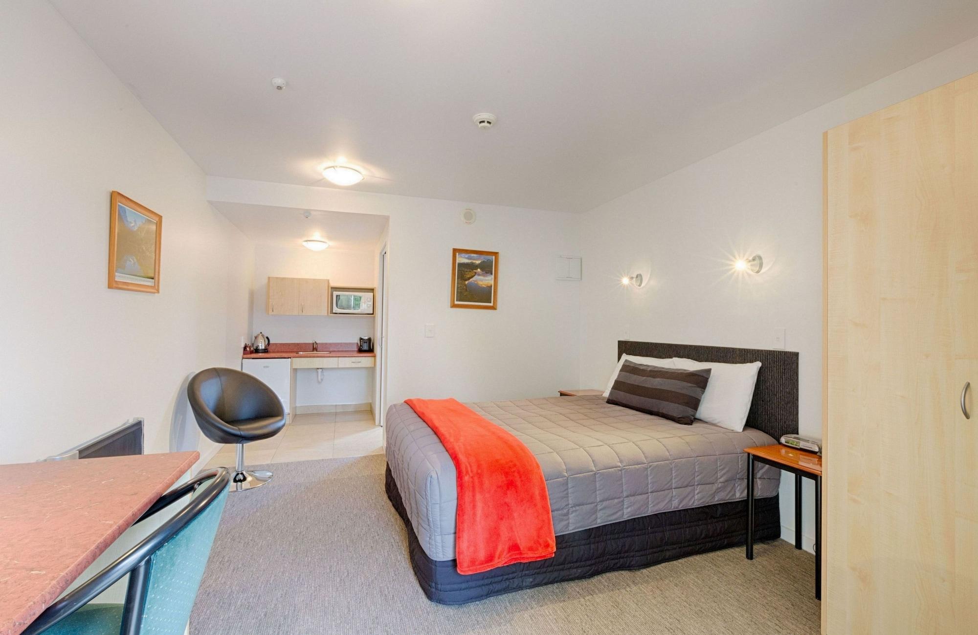 Bella Vista Motel Te Anau Exteriör bild