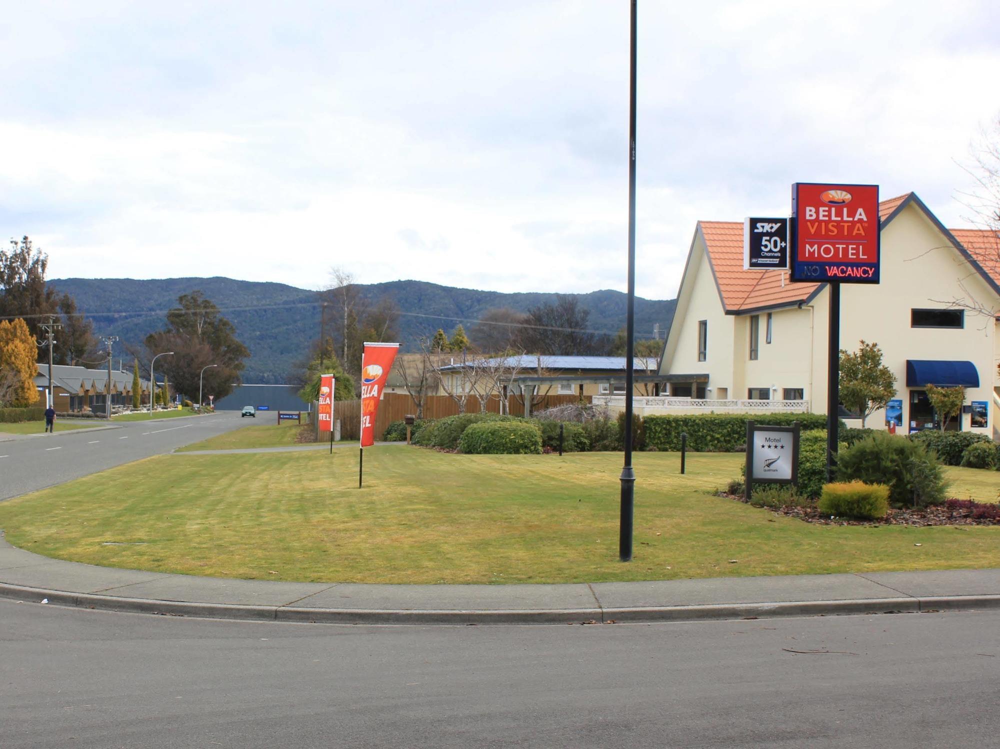 Bella Vista Motel Te Anau Exteriör bild