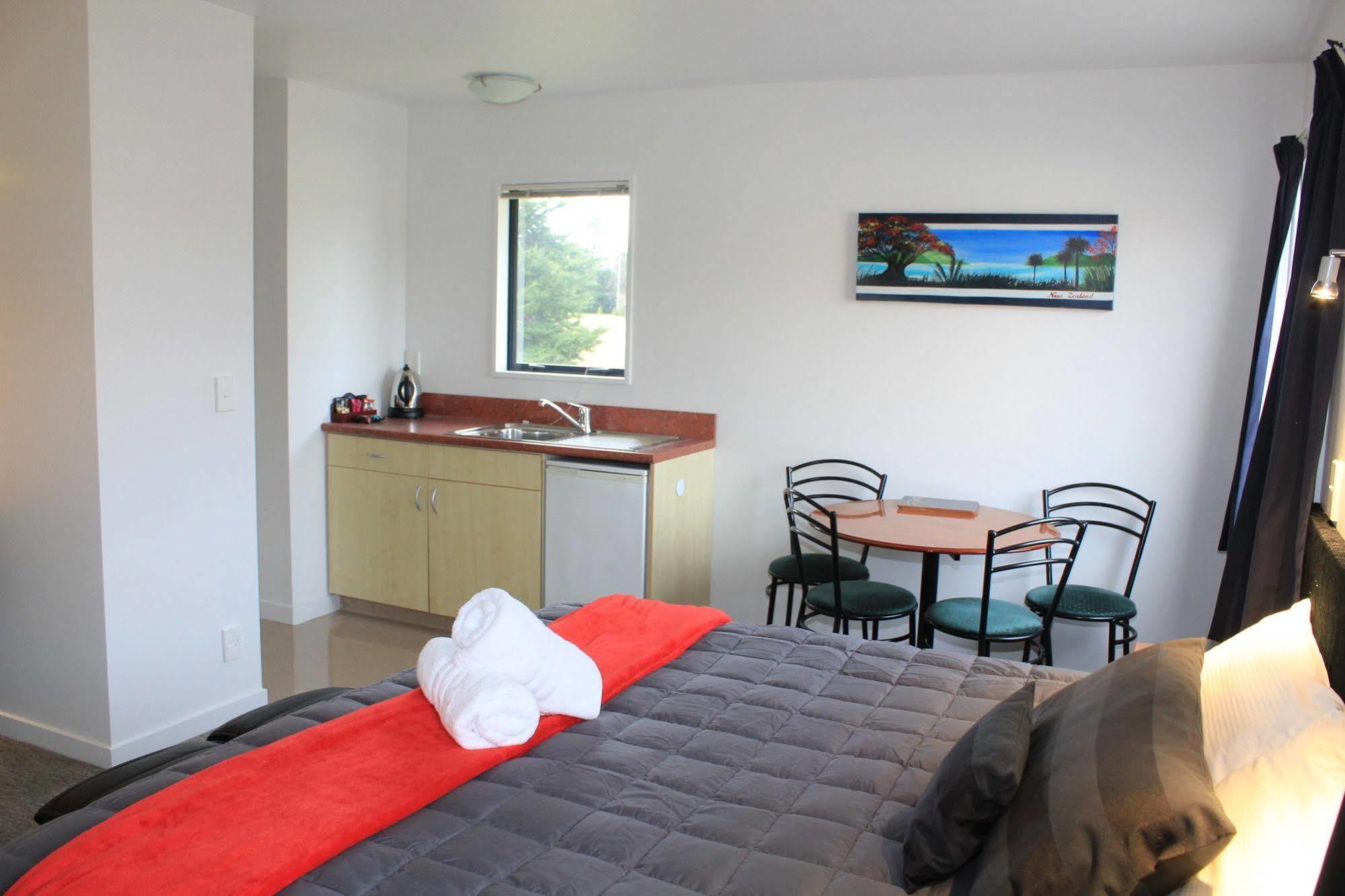 Bella Vista Motel Te Anau Exteriör bild