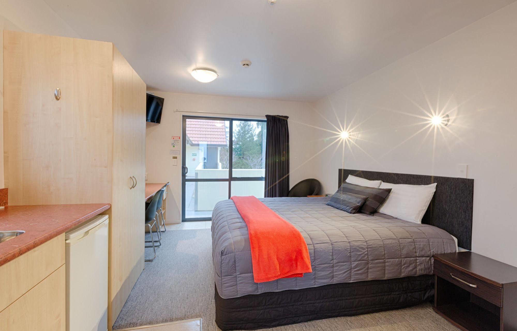 Bella Vista Motel Te Anau Exteriör bild