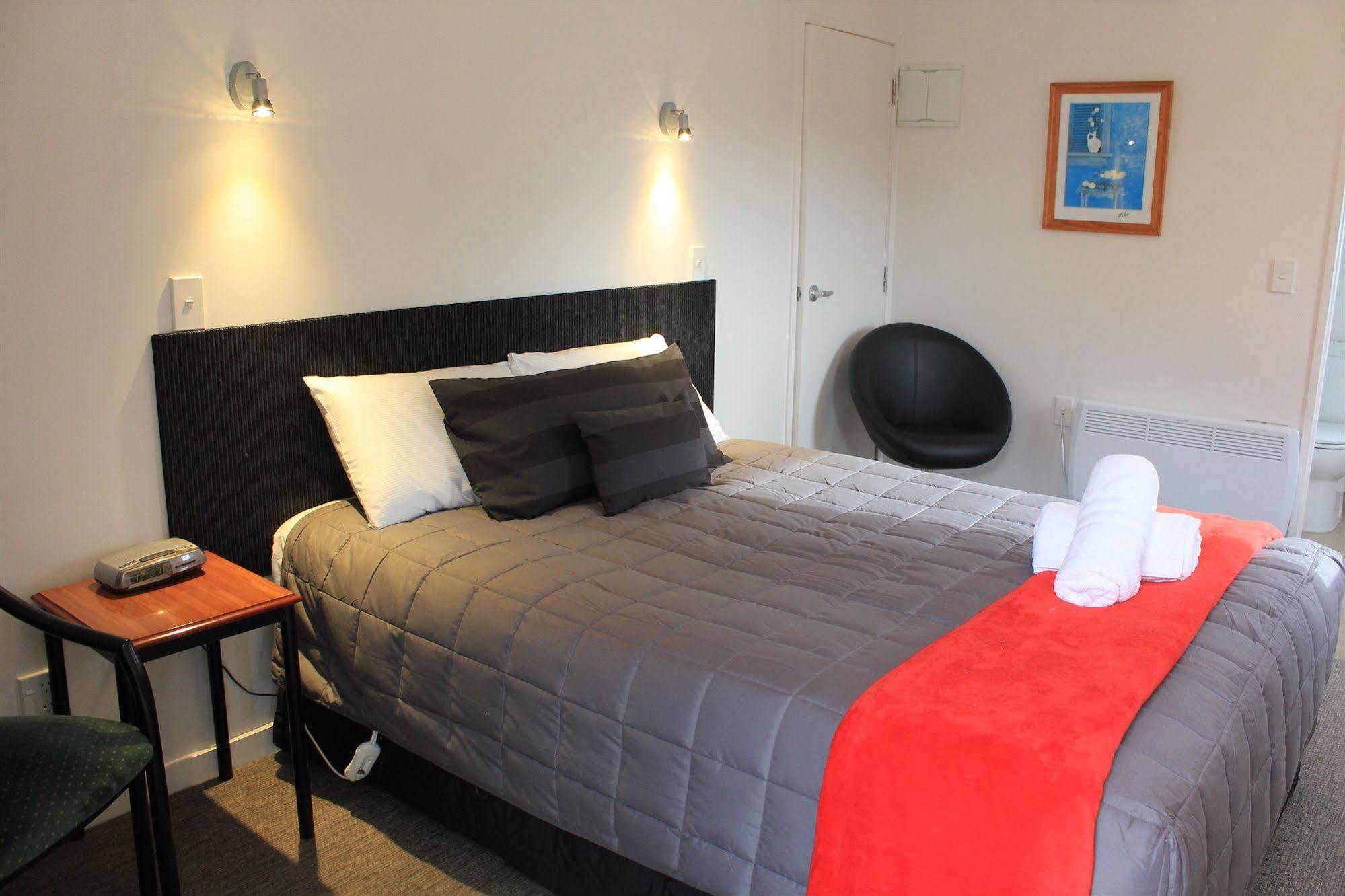 Bella Vista Motel Te Anau Exteriör bild