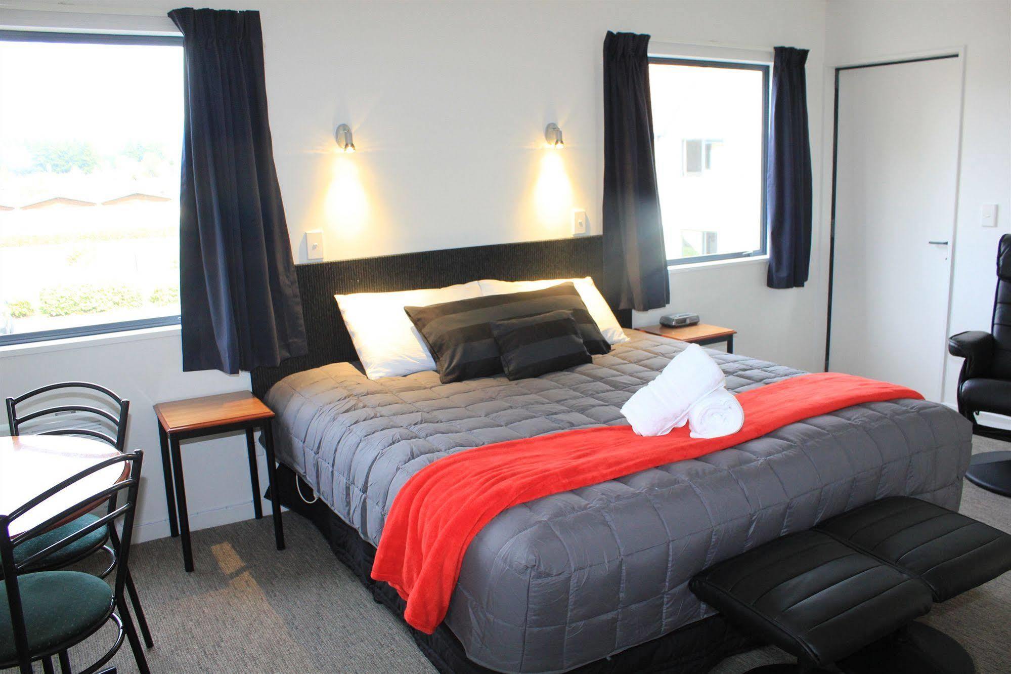 Bella Vista Motel Te Anau Exteriör bild