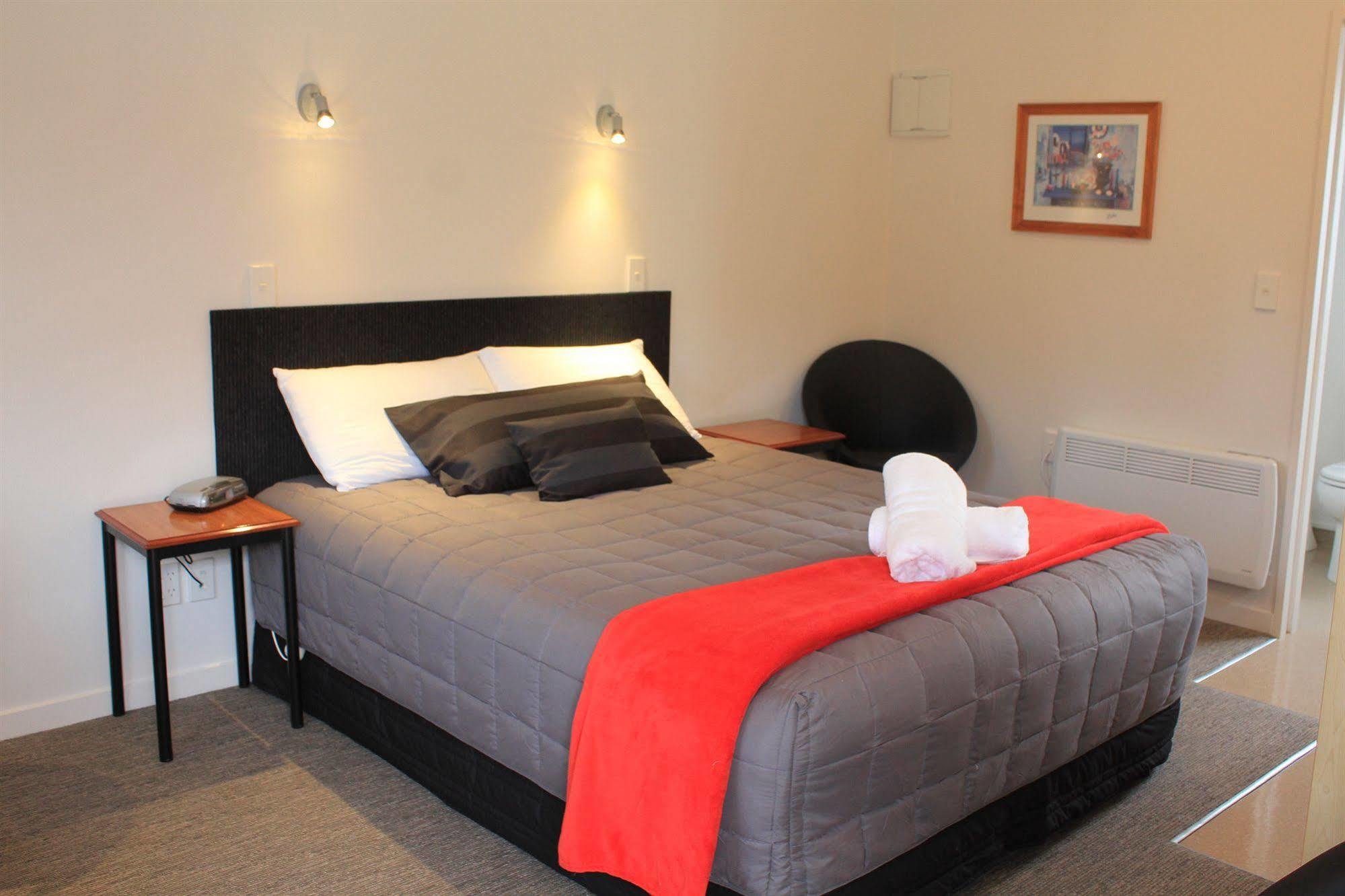 Bella Vista Motel Te Anau Exteriör bild