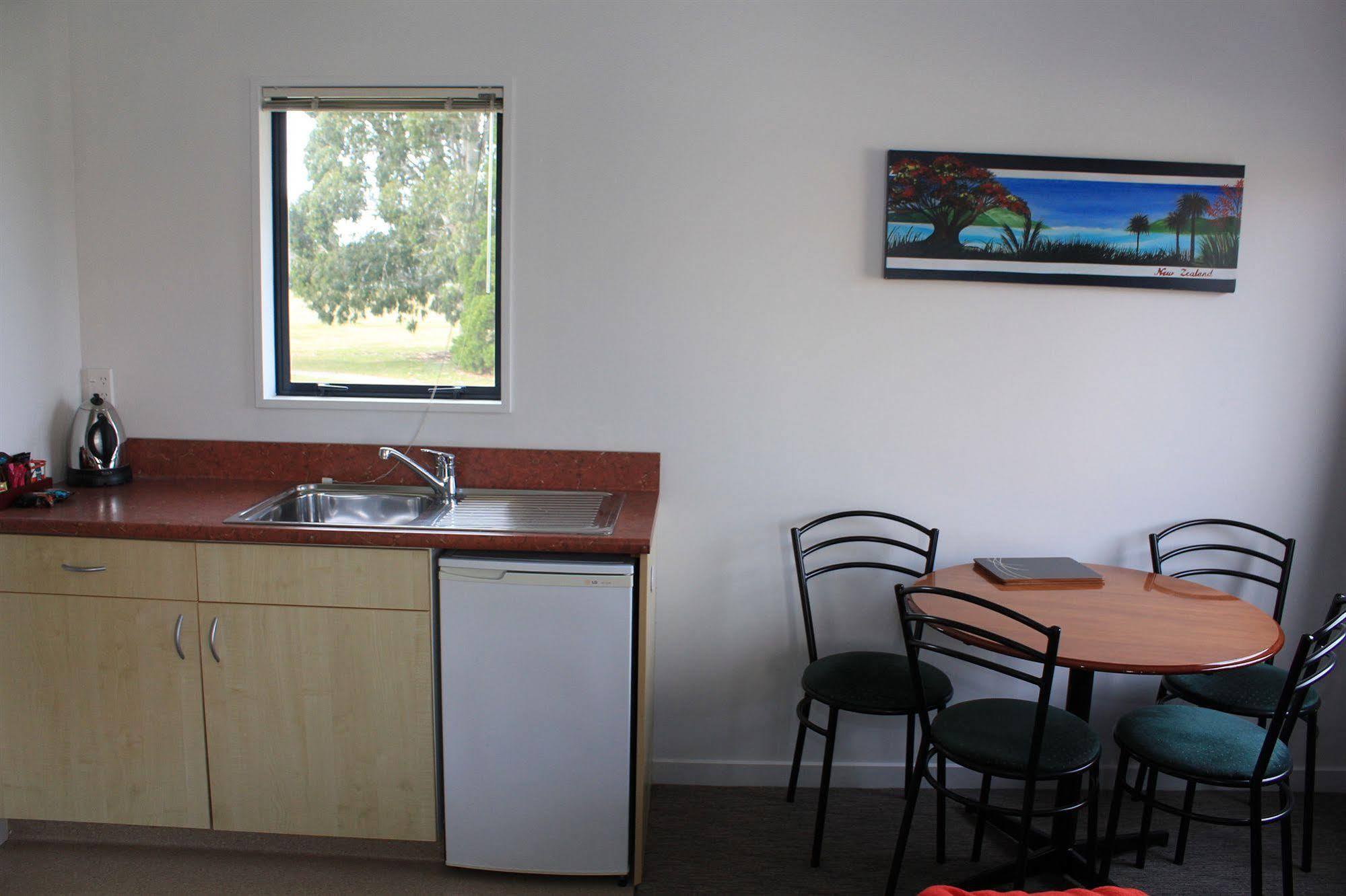 Bella Vista Motel Te Anau Exteriör bild